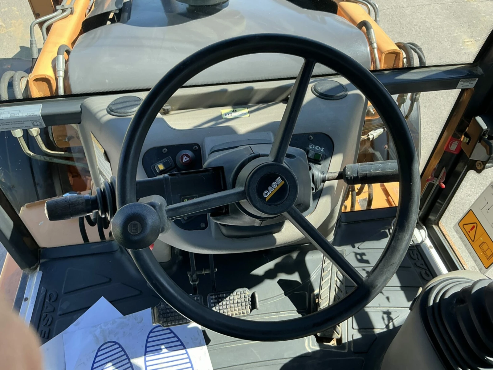 Багер Case 590 Super R с климатик , снимка 11 - Индустриална техника - 56303304