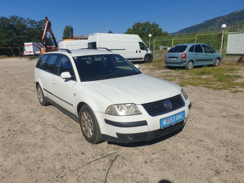 VW Passat В 5.5, снимка 1 - Автомобили и джипове - 38313698