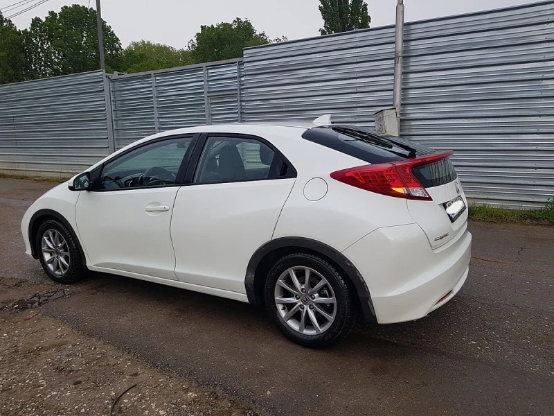 Honda Civic 1.8, снимка 3 - Автомобили и джипове - 47013121