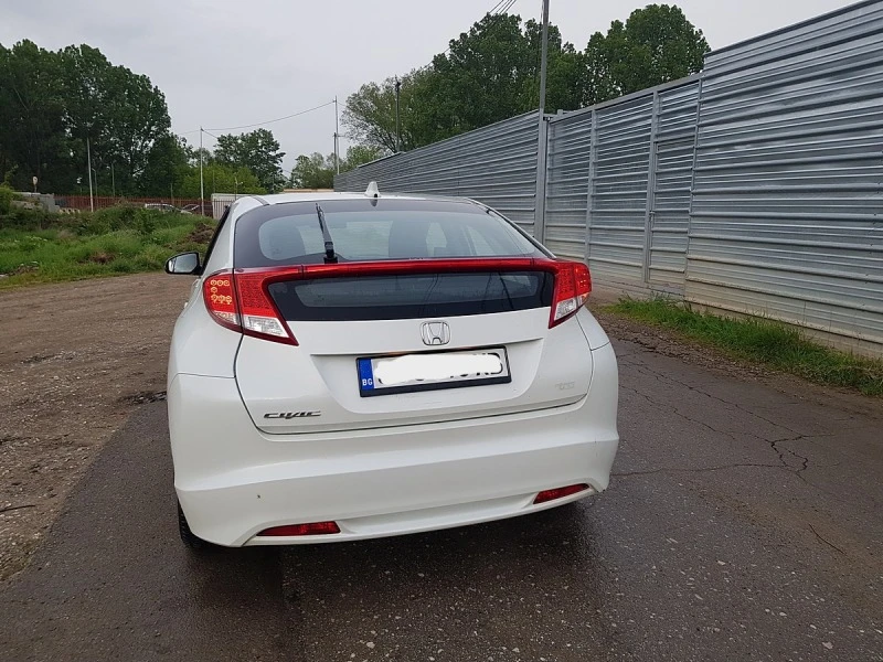 Honda Civic 1.8, снимка 4 - Автомобили и джипове - 47013121