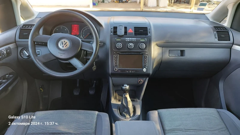 VW Touran 1.9 диэел 105 кс 7 местна 6 ск, снимка 13 - Автомобили и джипове - 47438458