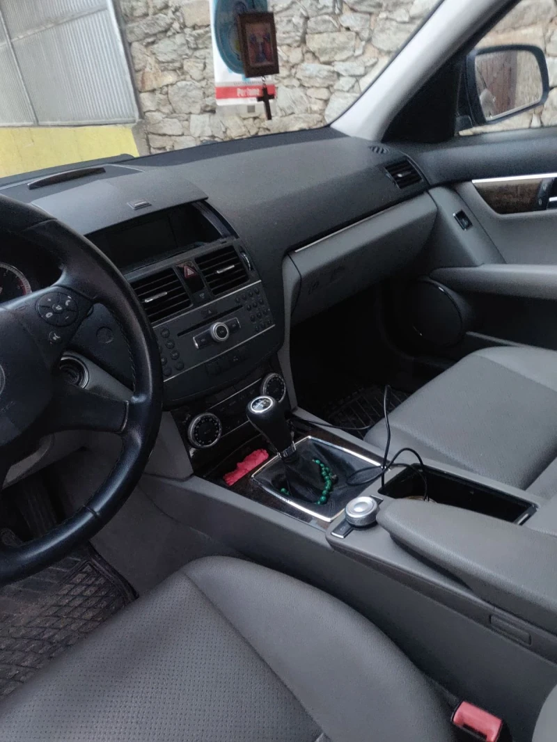 Mercedes-Benz C 220, снимка 3 - Автомобили и джипове - 49155289