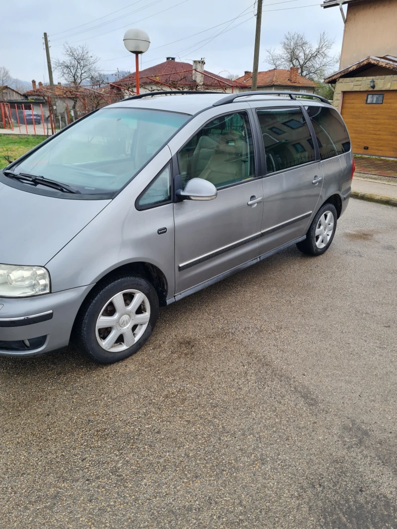 VW Sharan 1.9TDI 116к.с. 7местен , снимка 4 - Автомобили и джипове - 52564411