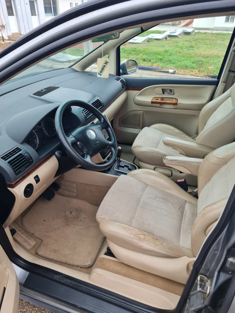VW Sharan 1.9TDI 116к.с. 7местен , снимка 6 - Автомобили и джипове - 52564411