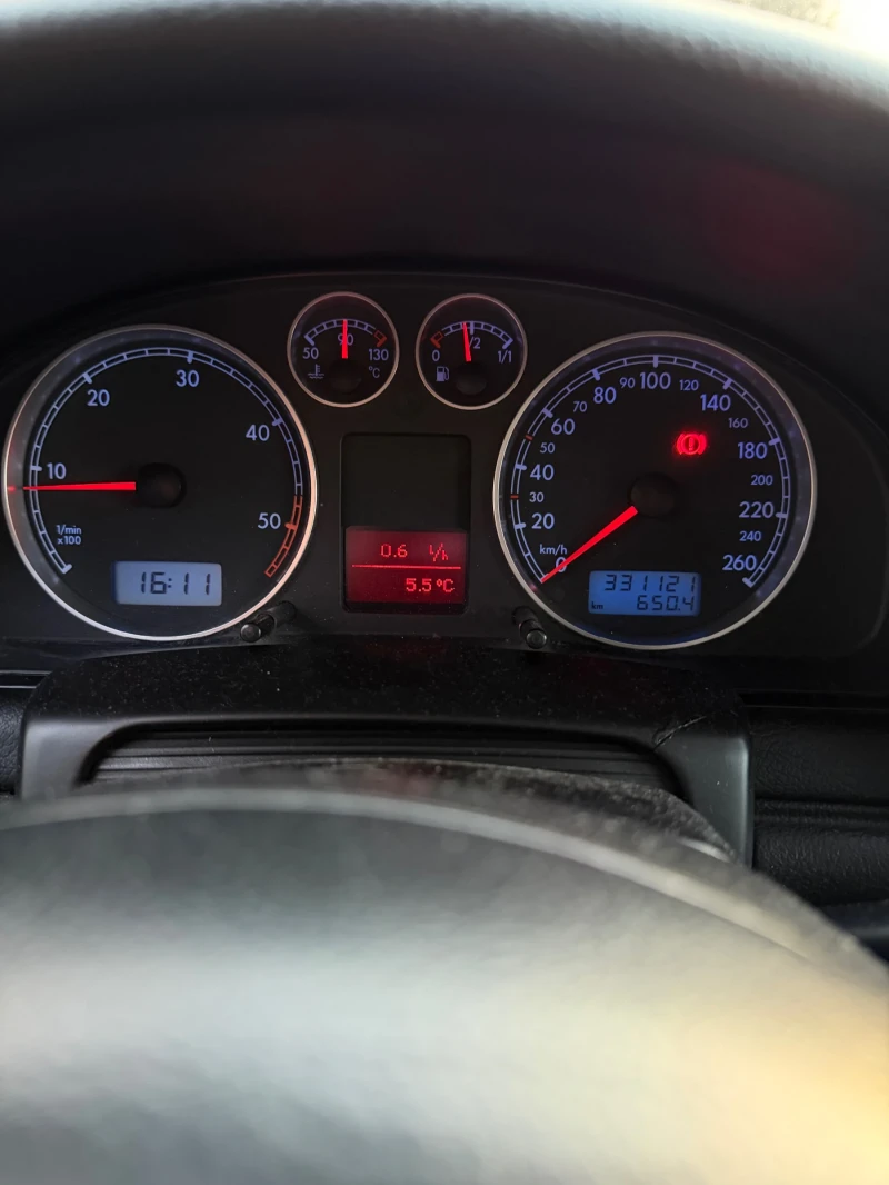 VW Passat 1.9 131HP, снимка 12 - Автомобили и джипове - 52839413