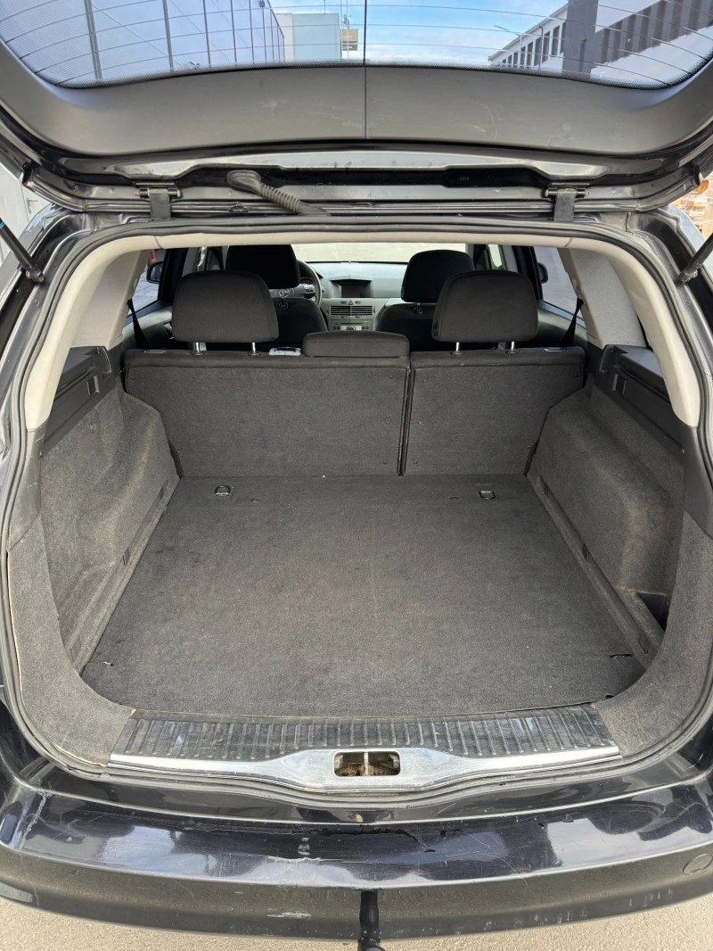 Opel Astra H 1.6i Caravan, снимка 10 - Автомобили и джипове - 53047998