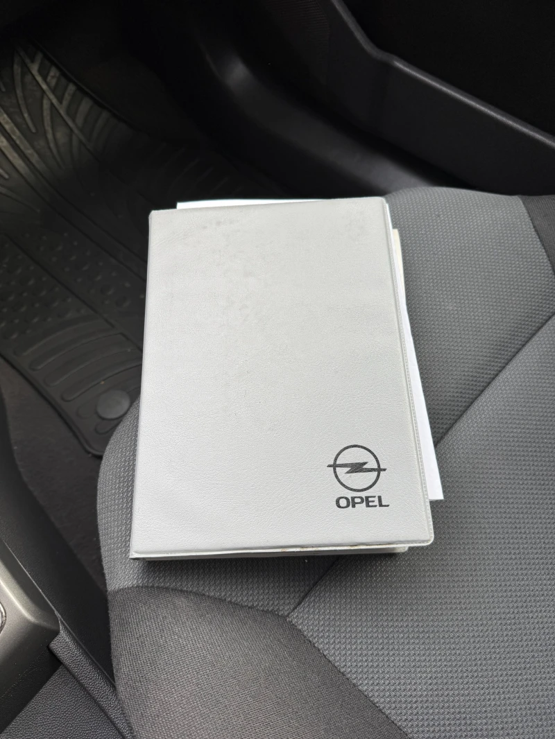 Opel Astra H 1.6i Caravan, снимка 9 - Автомобили и джипове - 53047998