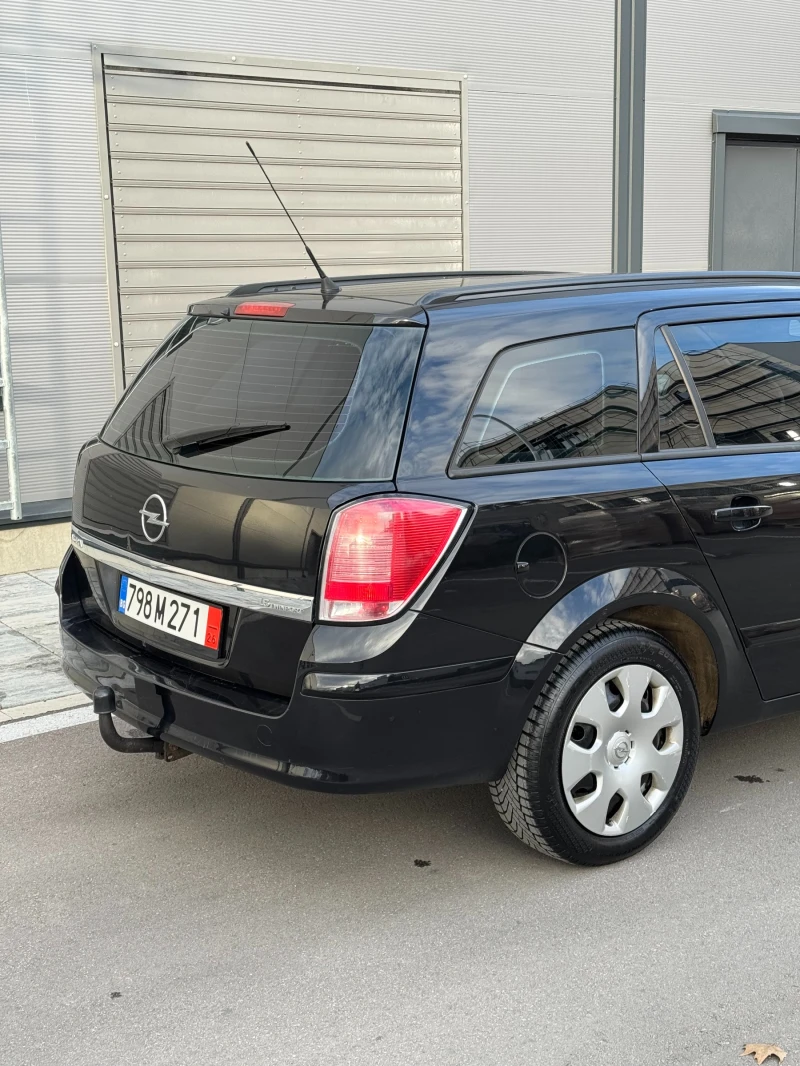 Opel Astra H 1.6i Caravan, снимка 6 - Автомобили и джипове - 53047998