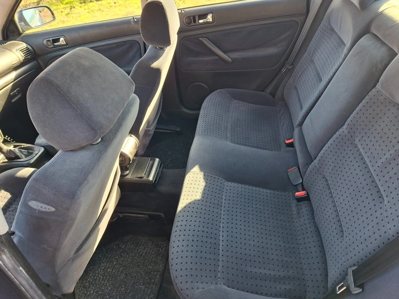 VW Passat 1.6 Газ Клима, снимка 13 - Автомобили и джипове - 53207870