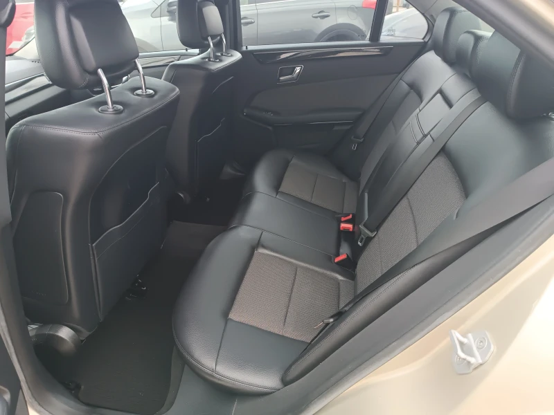 Mercedes-Benz E 350 4Matic/265 k.c., снимка 11 - Автомобили и джипове - 53399990