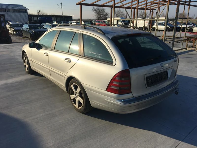 Mercedes-Benz C 220 C220-143к.с, снимка 6 - Автомобили и джипове - 28188373