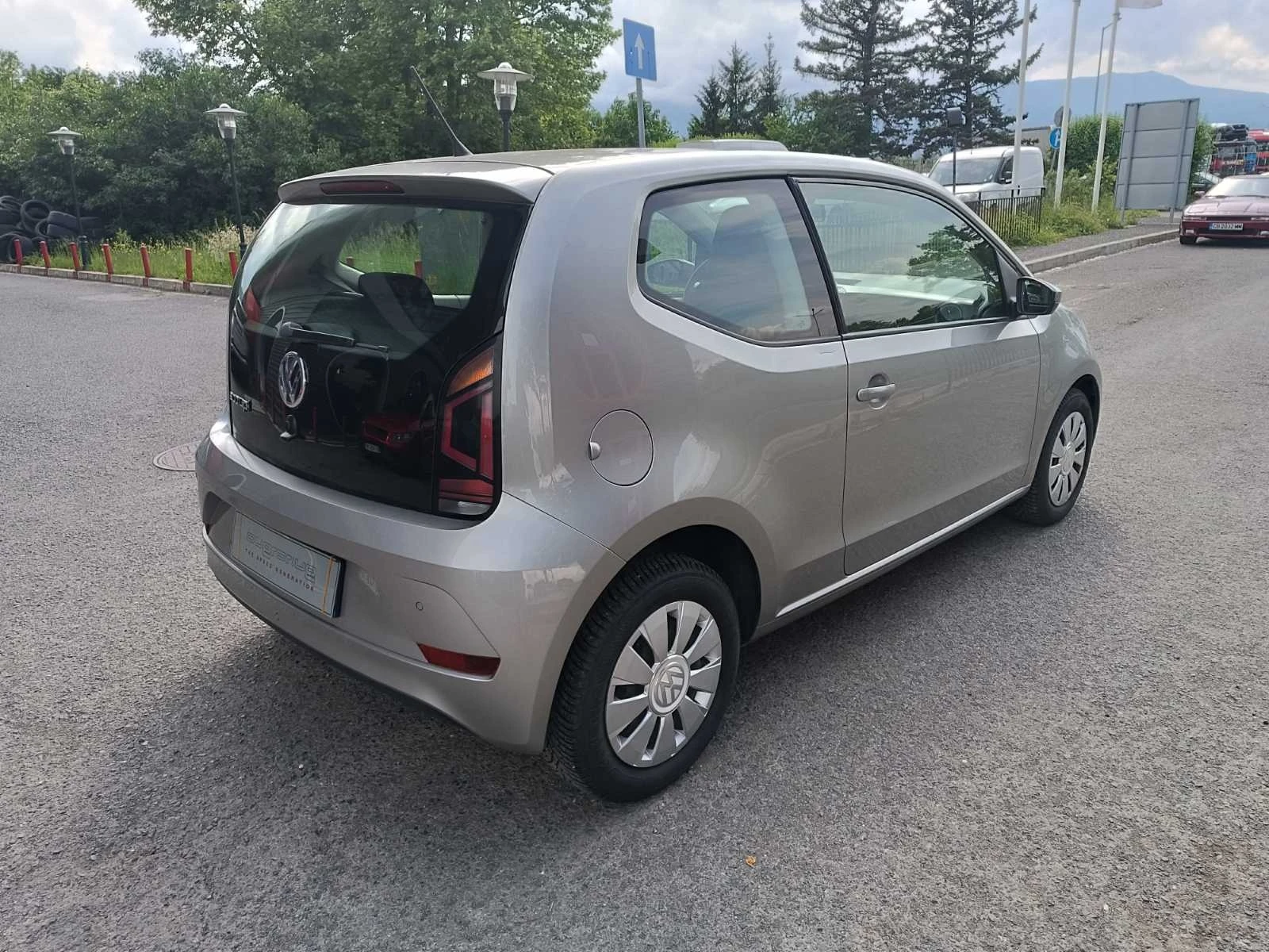 VW Up 1.0 CNG - изображение 7