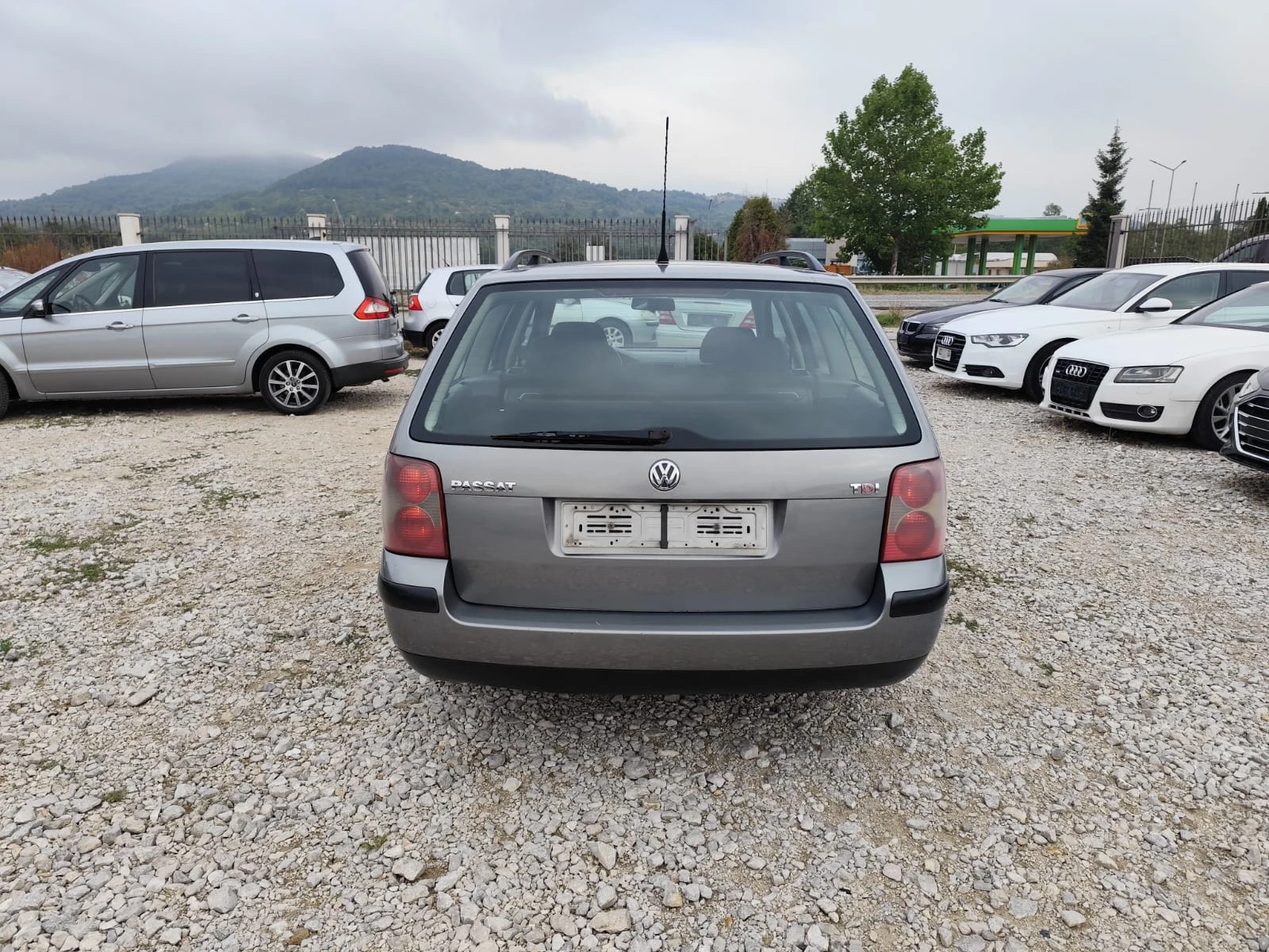 VW Passat 1.9 дизел 131кс. Италия - изображение 6