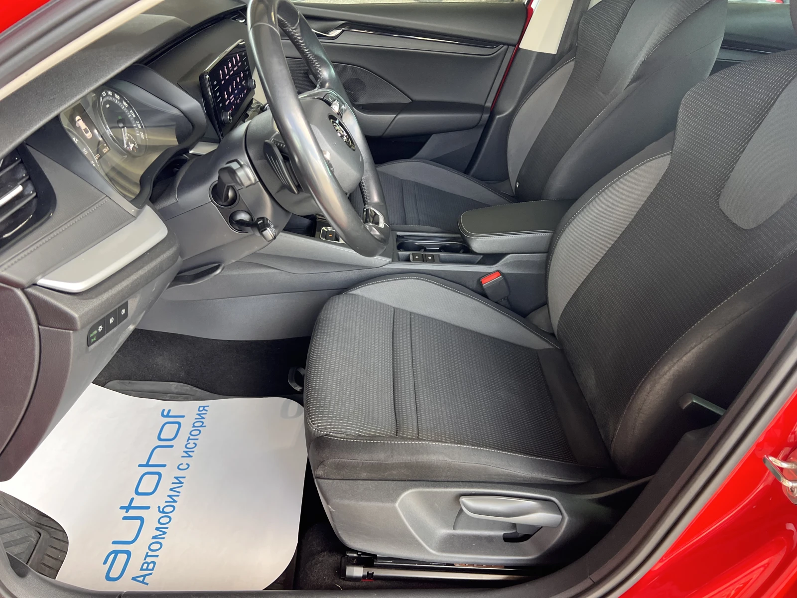 Skoda Octavia Style/2.0TDI/150K.C./7AT, снимка 8 - Автомобили и джипове - 54147427