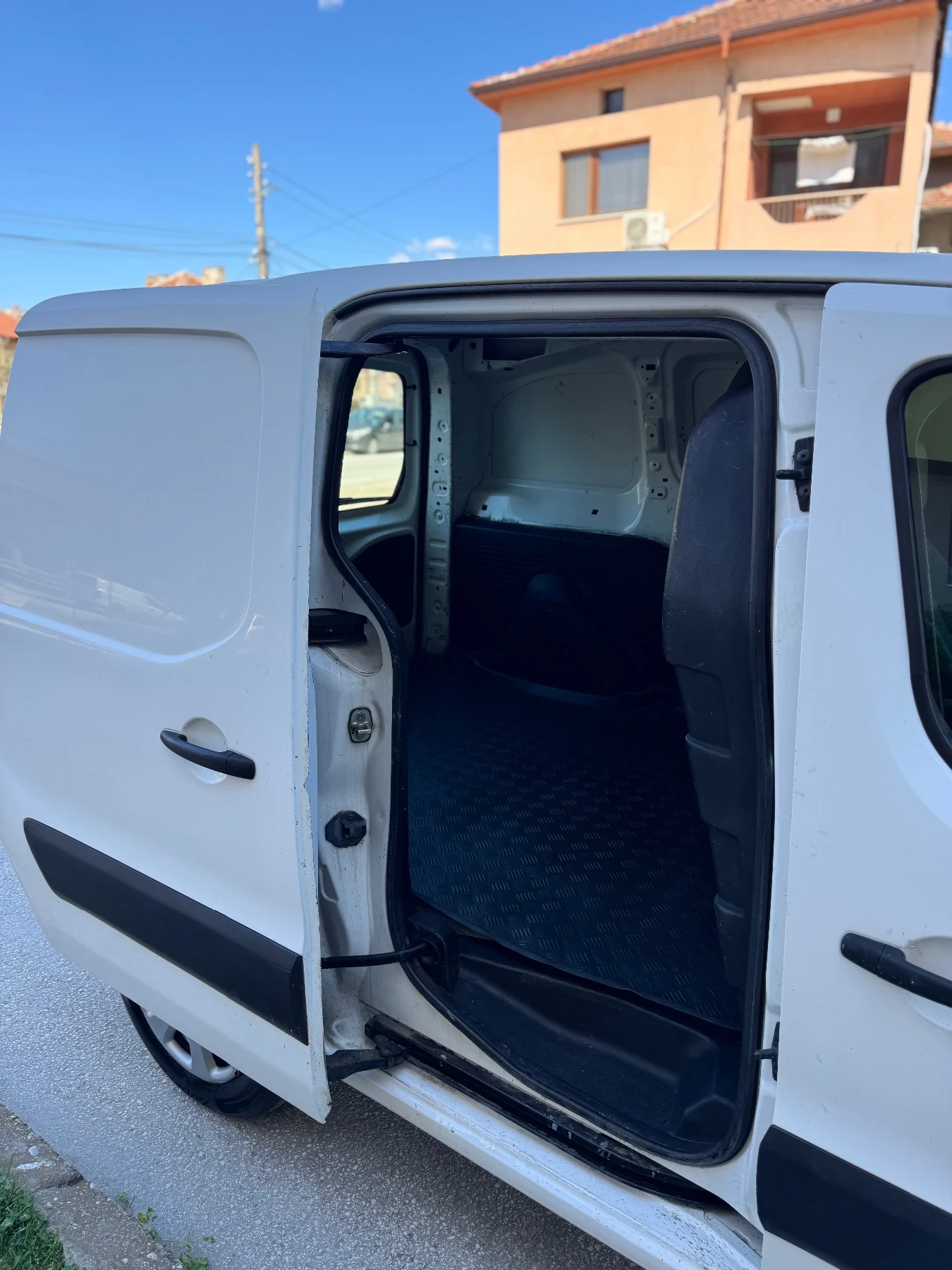 Peugeot Partner 1.6HDI FACELIFT EURO5, снимка 8 - Автомобили и джипове - 54171242