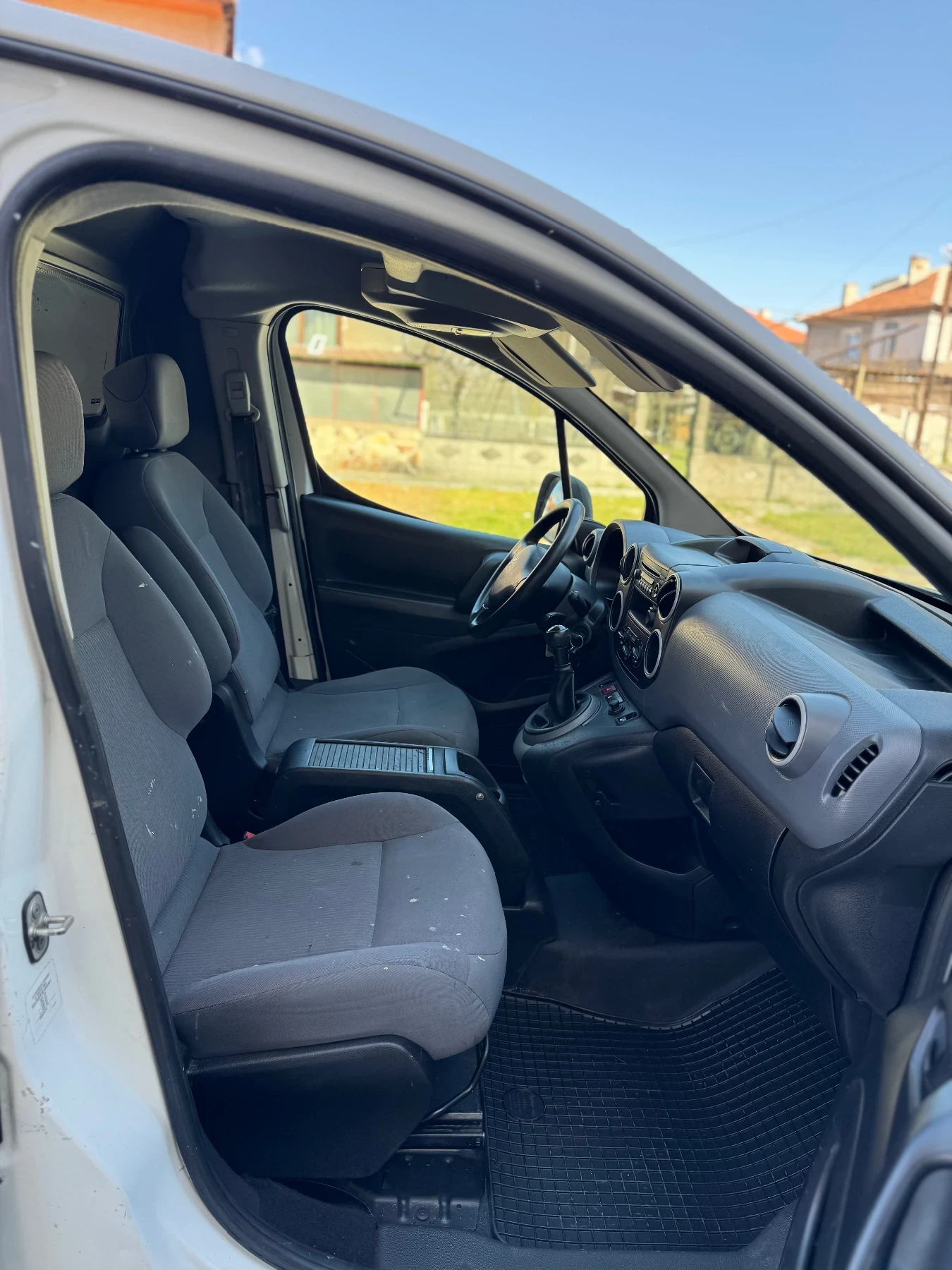 Peugeot Partner 1.6HDI FACELIFT EURO5, снимка 10 - Автомобили и джипове - 54171242