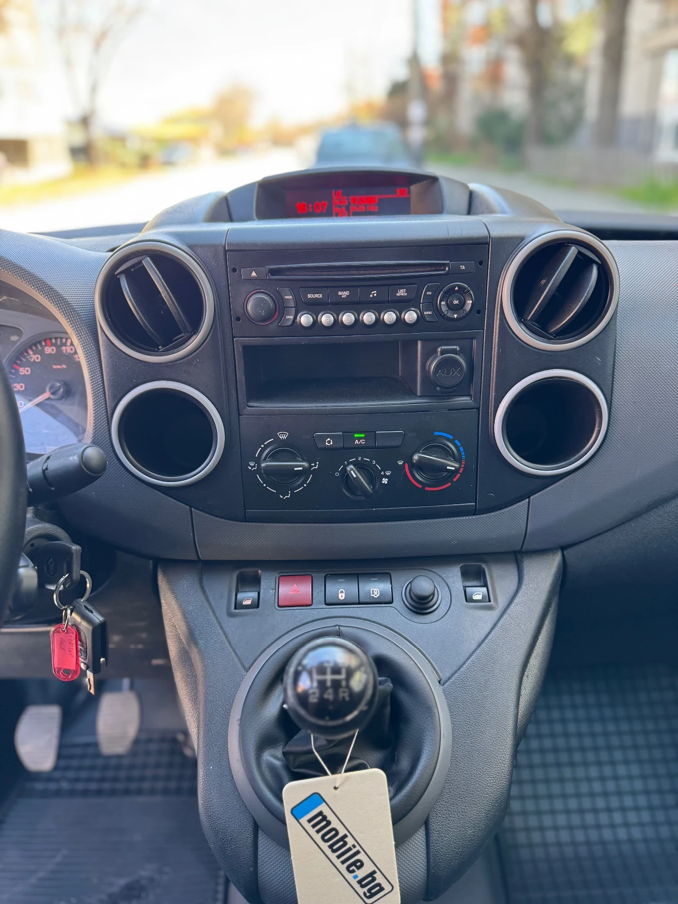 Peugeot Partner 1.6HDI FACELIFT EURO5, снимка 11 - Автомобили и джипове - 54171242