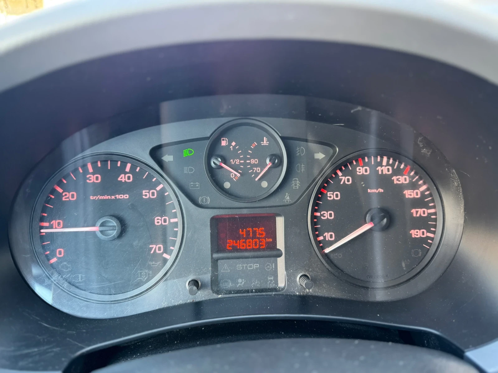 Peugeot Partner 1.6HDI FACELIFT EURO5, снимка 12 - Автомобили и джипове - 54171242