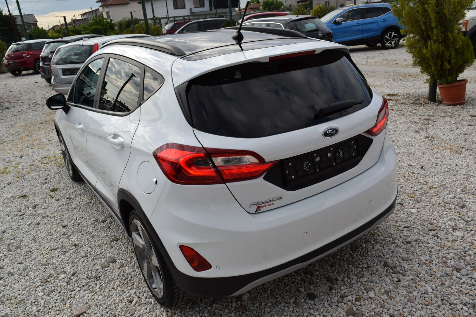 Ford Fiesta ACTIVE* 1.0Ecoboost* Keyless* Lineasist* Euro6D, снимка 8 - Автомобили и джипове - 54613073