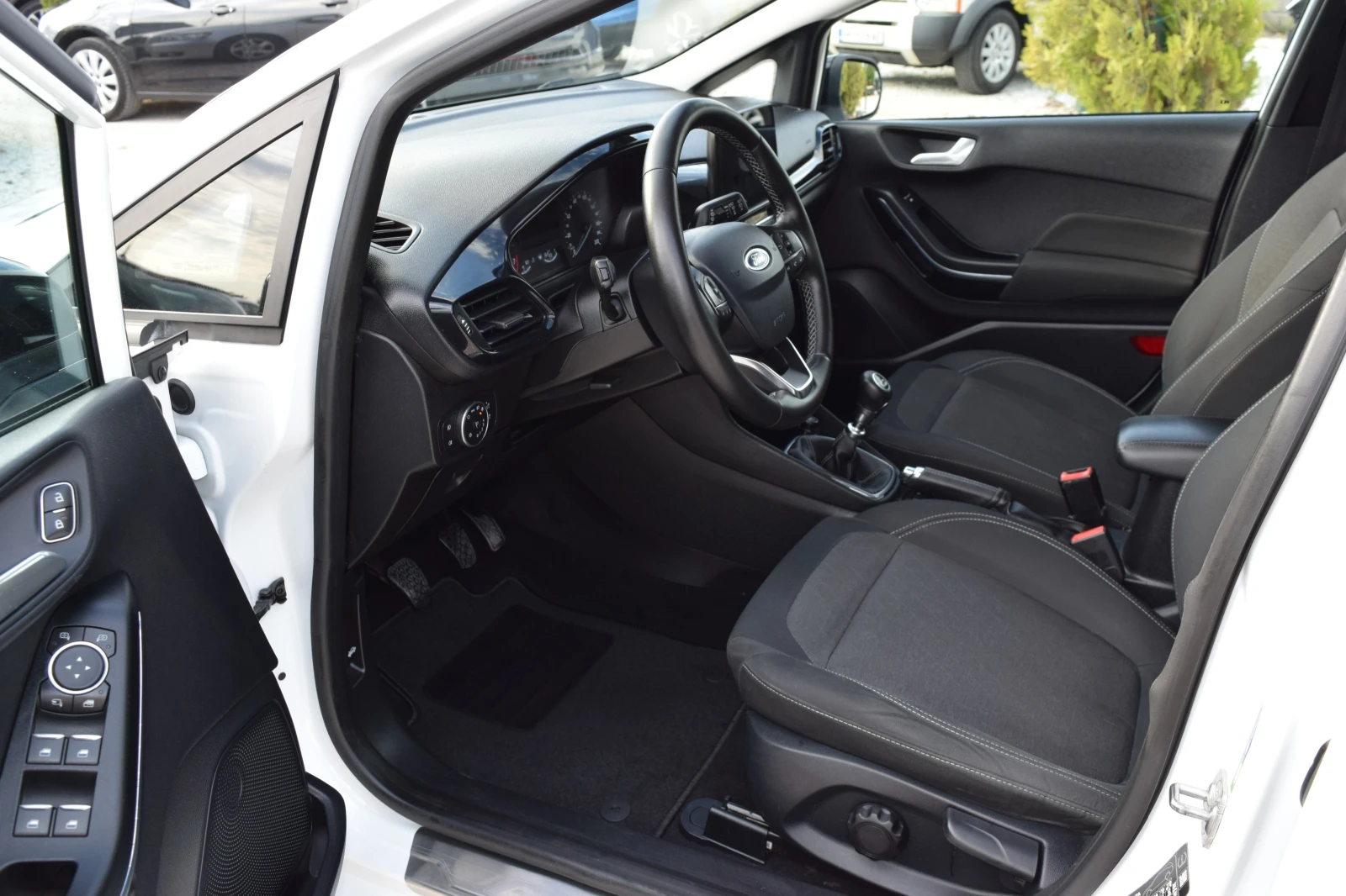 Ford Fiesta ACTIVE* 1.0Ecoboost* Keyless* Lineasist* Euro6D, снимка 9 - Автомобили и джипове - 54613073