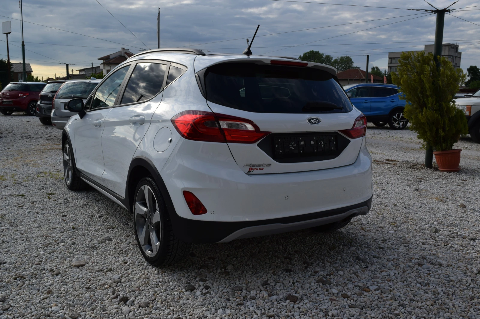 Ford Fiesta ACTIVE* 1.0Ecoboost* Keyless* Lineasist* Euro6D, снимка 4 - Автомобили и джипове - 54613073