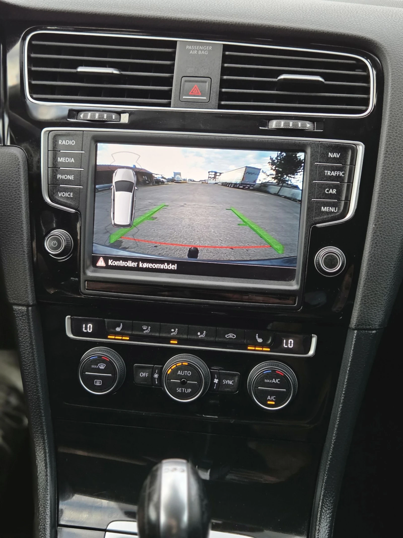 VW Golf 7 2.0TDI DSG6, снимка 16 - Автомобили и джипове - 54651776