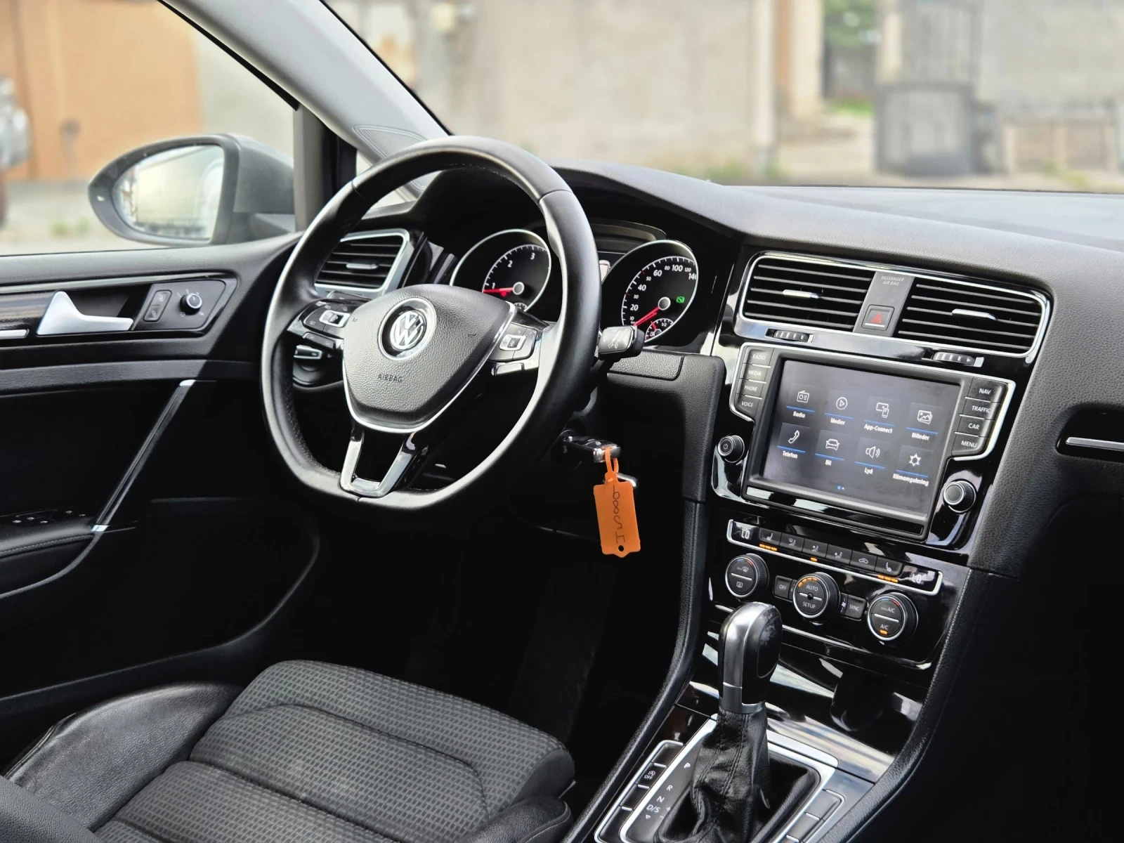 VW Golf 7 2.0TDI DSG6, снимка 17 - Автомобили и джипове - 54651776