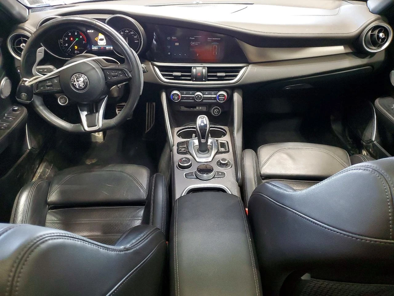 Alfa Romeo Giulia TI* 2.0 Turbo* 4X4* РЕАЛНИ КМ!, снимка 8 - Автомобили и джипове - 54663807