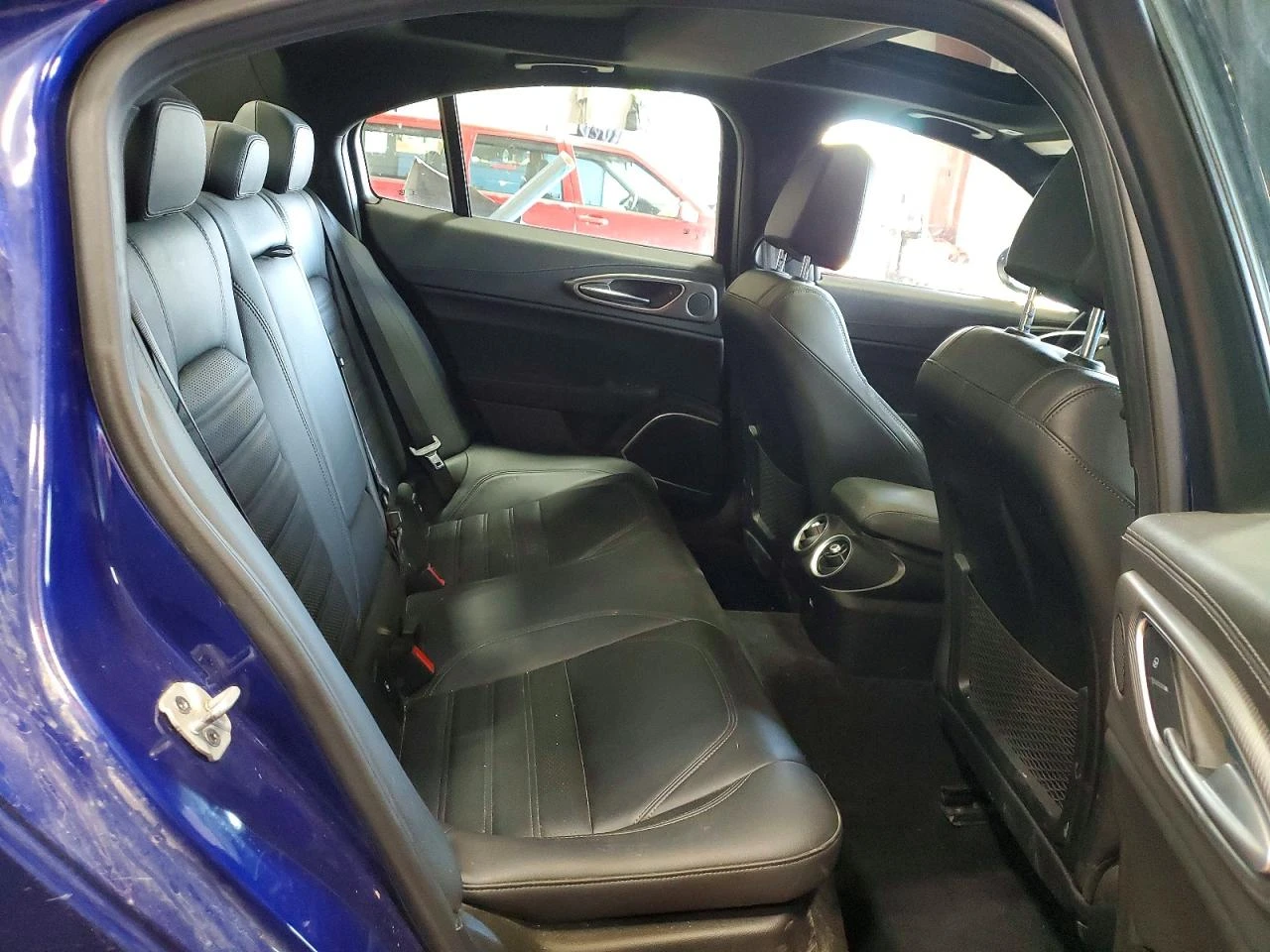 Alfa Romeo Giulia TI* 2.0 Turbo* 4X4* РЕАЛНИ КМ!, снимка 10 - Автомобили и джипове - 54663807