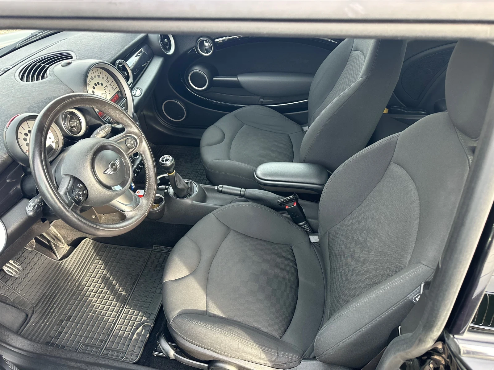 Mini Cooper s 1.6 T, снимка 10 - Автомобили и джипове - 54716675