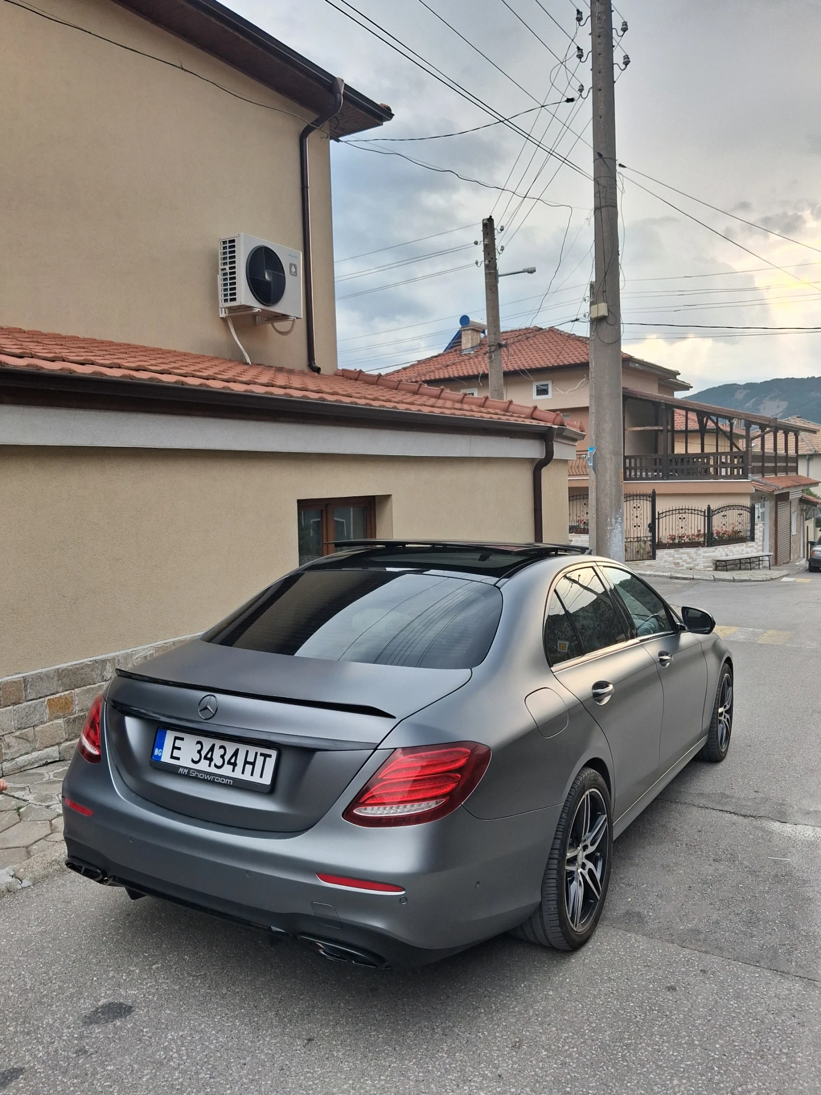 Mercedes-Benz E 350 AMG-DESIGNO-МАСАЖИ-ВАКУМ-РЕАЛЕН ПРОБЕГ!!, снимка 6 - Автомобили и джипове - 55316412