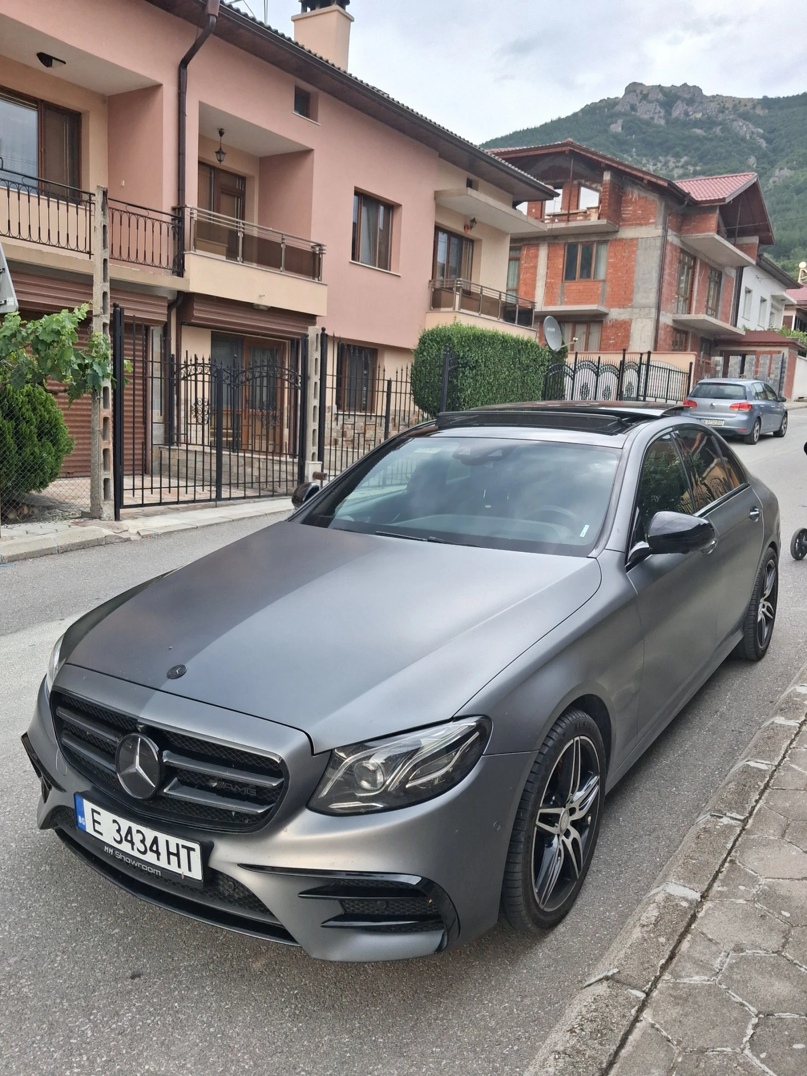 Mercedes-Benz E 350 AMG-DESIGNO-МАСАЖИ-ВАКУМ-РЕАЛЕН ПРОБЕГ!!, снимка 3 - Автомобили и джипове - 55316412