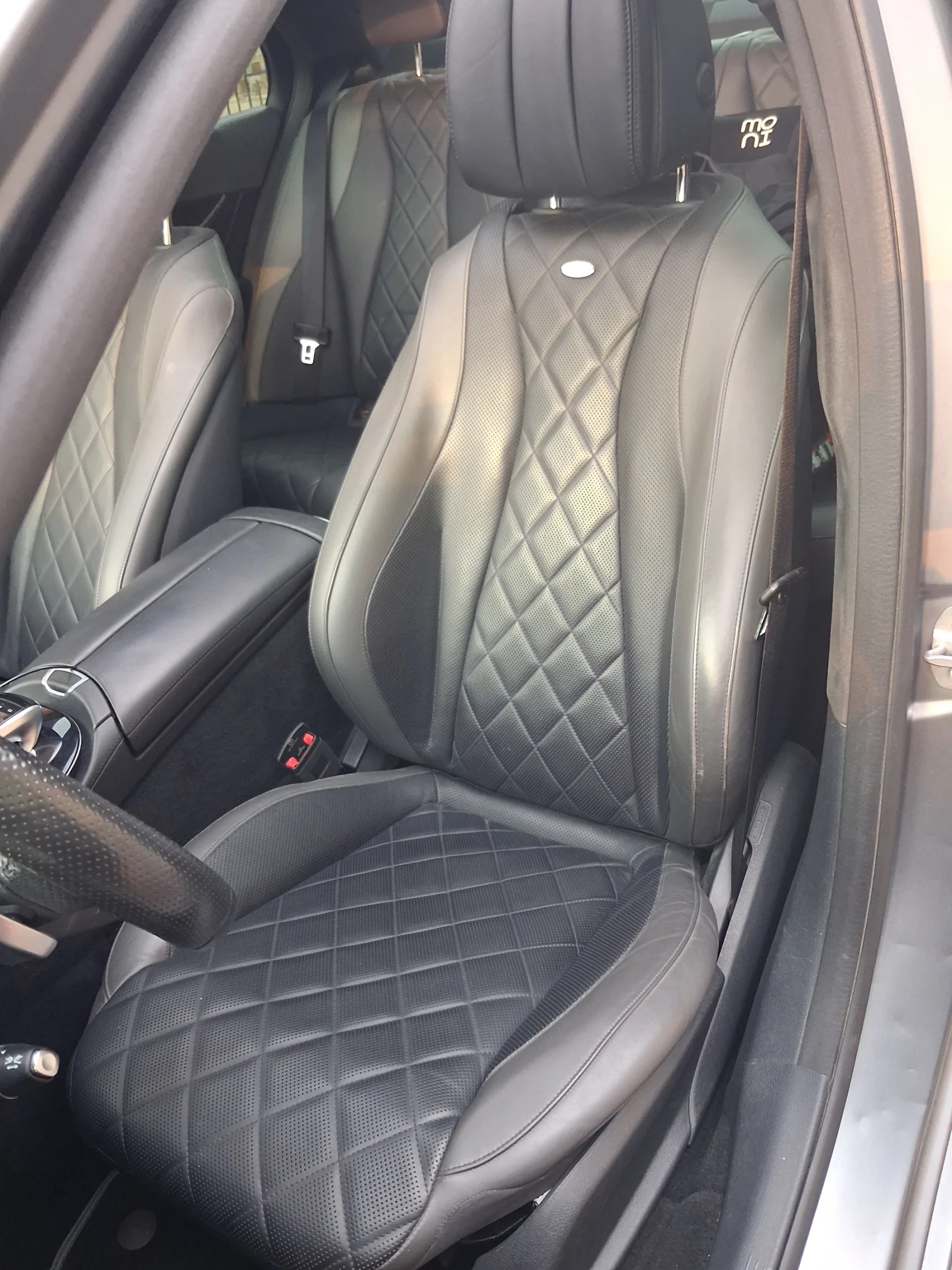 Mercedes-Benz E 350 AMG-DESIGNO-МАСАЖИ-ВАКУМ-РЕАЛЕН ПРОБЕГ!!, снимка 12 - Автомобили и джипове - 55316412