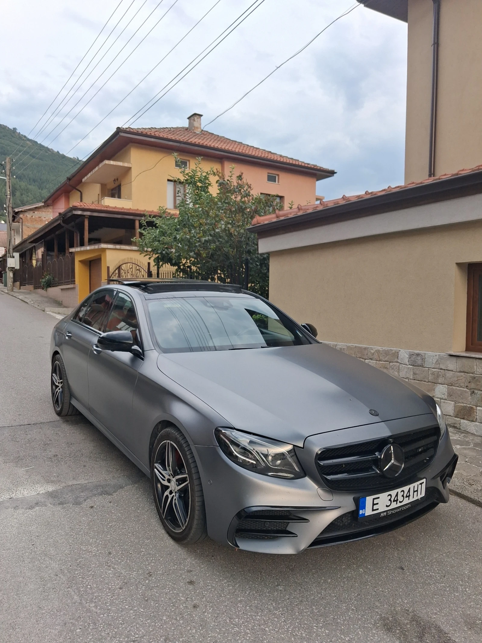 Mercedes-Benz E 350 AMG-DESIGNO-МАСАЖИ-ВАКУМ-РЕАЛЕН ПРОБЕГ!!, снимка 2 - Автомобили и джипове - 55316412