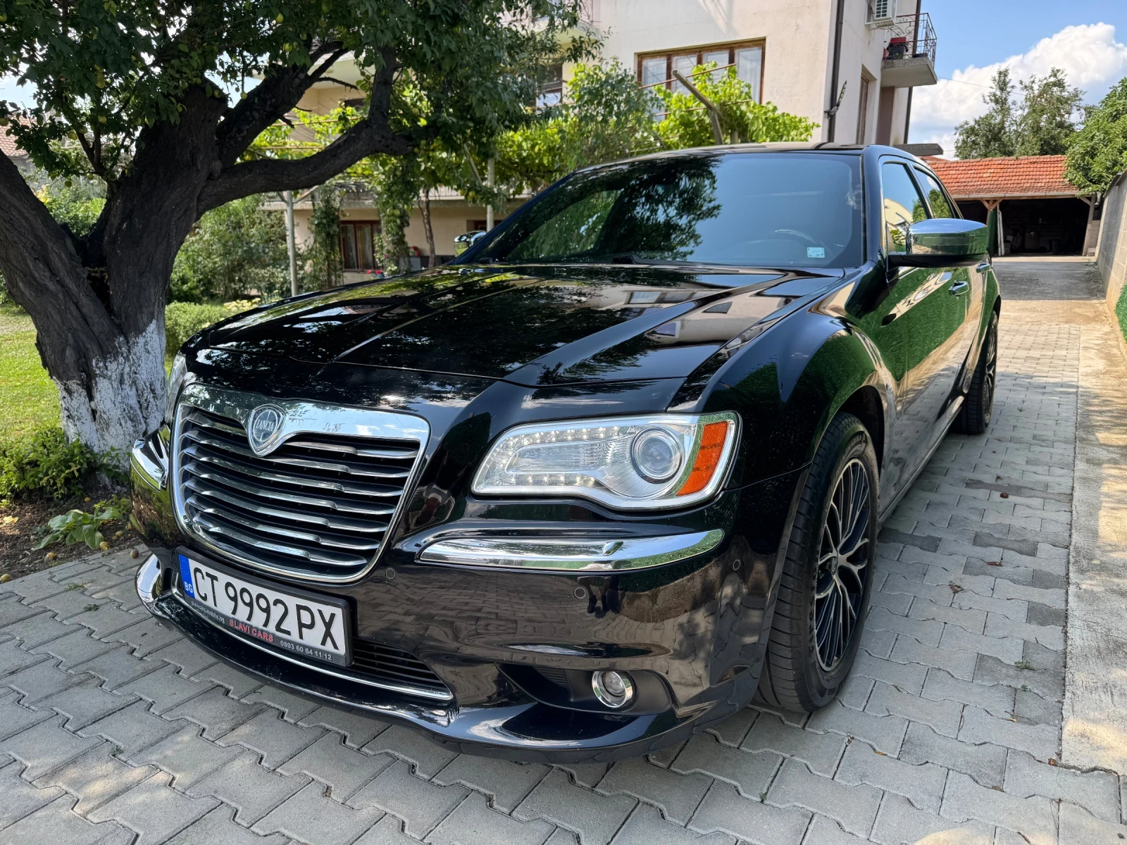 Chrysler 300c Lancia Thema Multijet