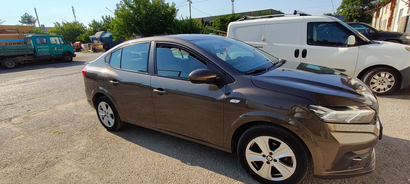 Dacia Logan Газ/Бензин, снимка 8 - Автомобили и джипове - 55617767