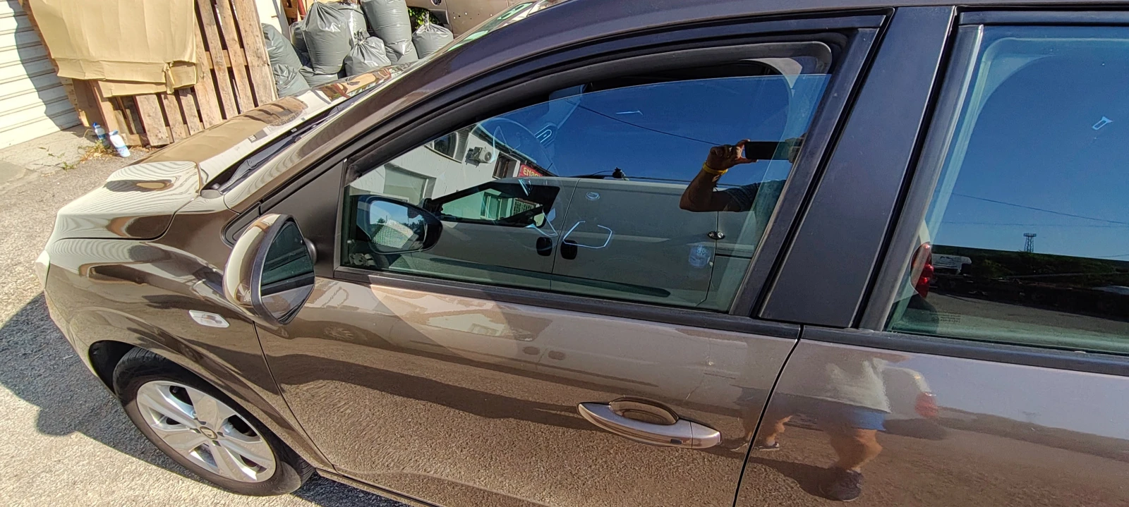 Dacia Logan Газ/Бензин, снимка 9 - Автомобили и джипове - 55617767