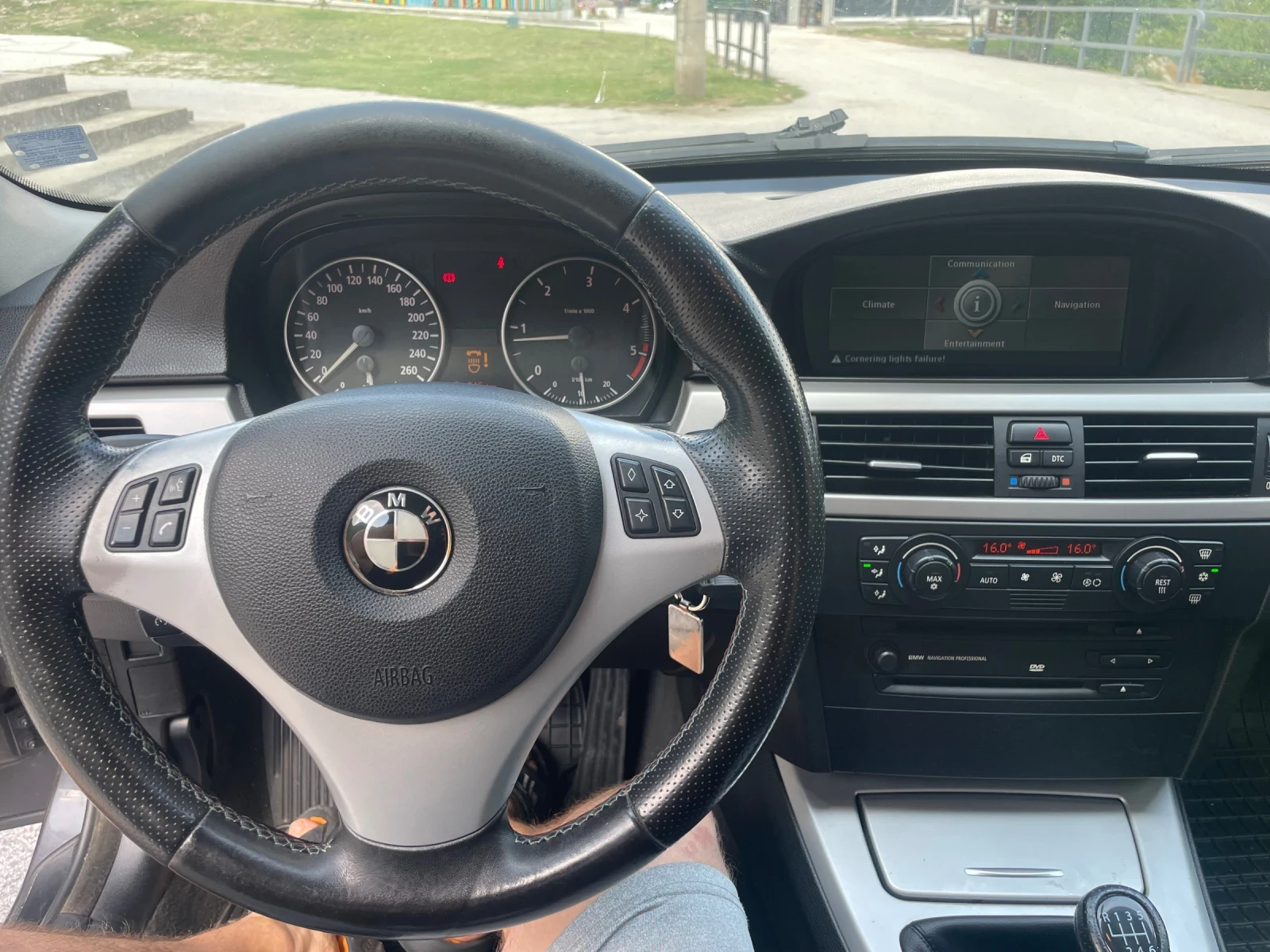 BMW 320, снимка 11 - Автомобили и джипове - 55708034