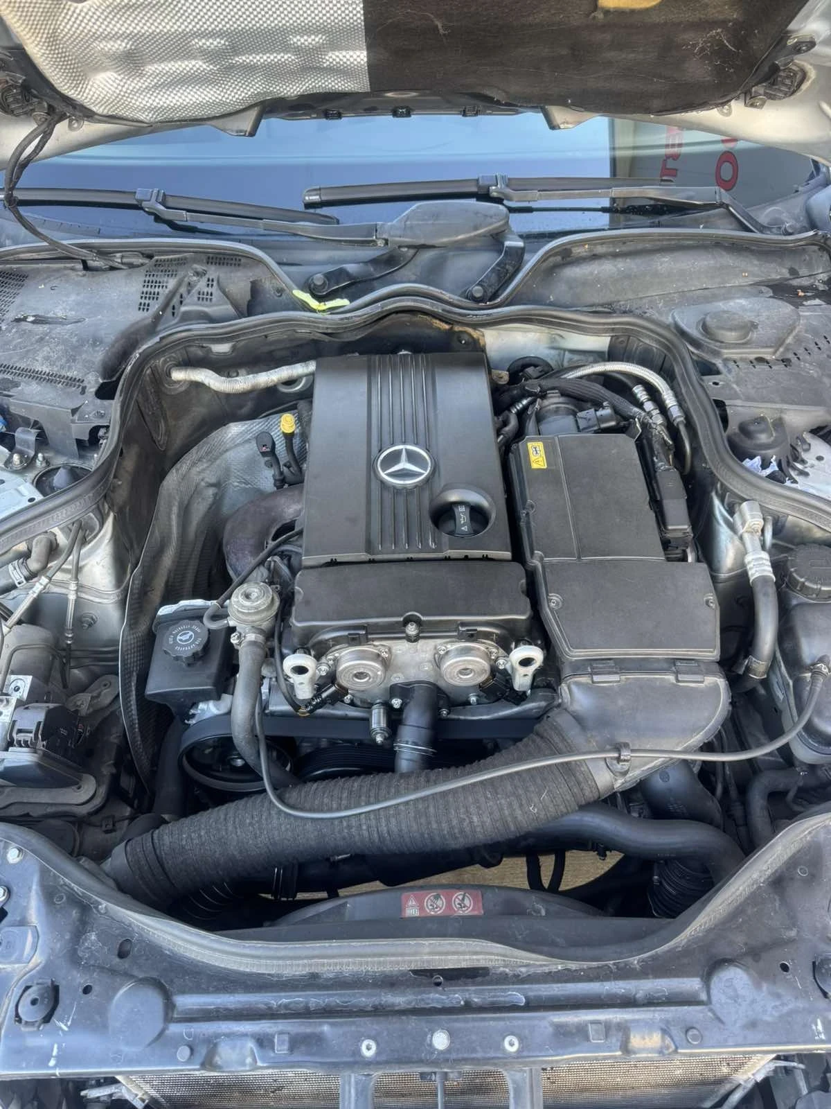 Mercedes-Benz E 200 Фабричен МЕТАН , снимка 16 - Автомобили и джипове - 56348127