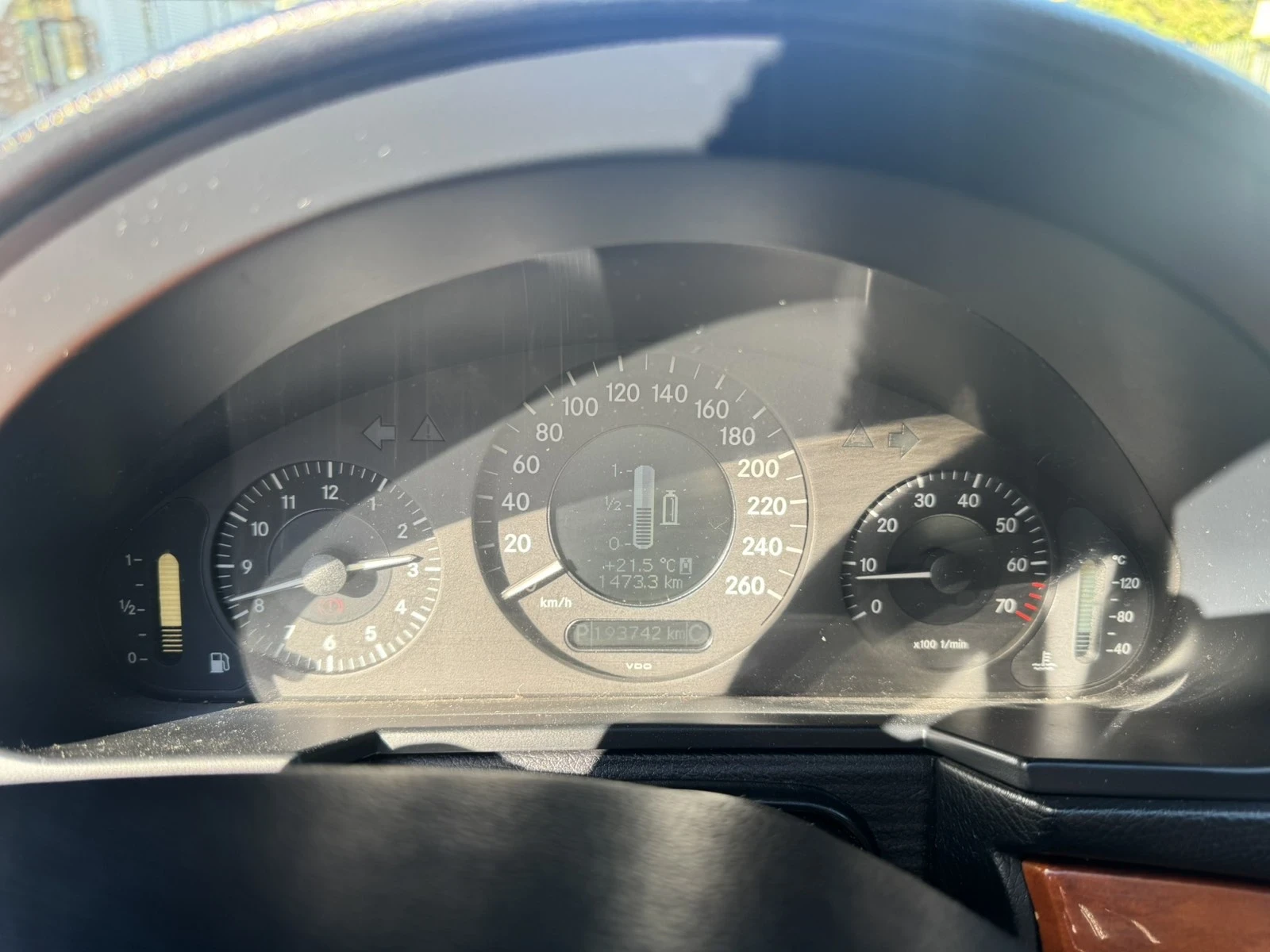 Mercedes-Benz E 200 Фабричен МЕТАН , снимка 13 - Автомобили и джипове - 56348127
