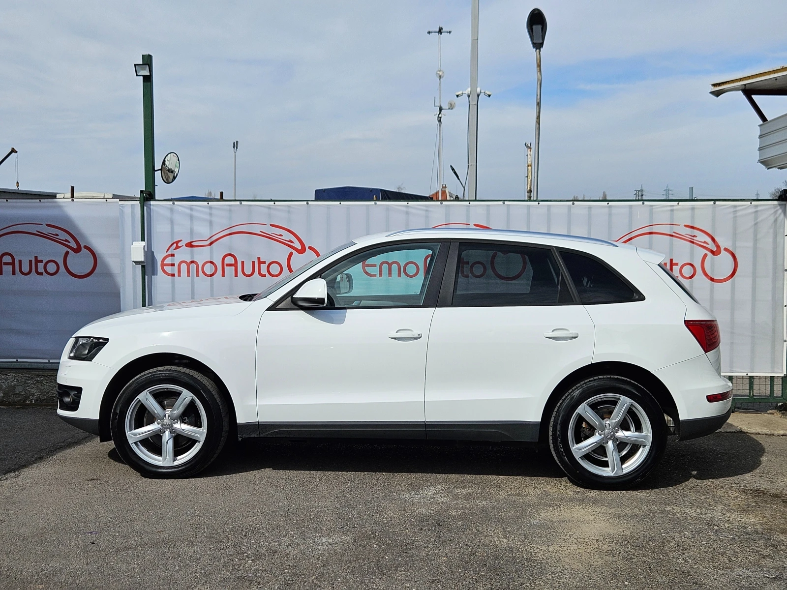 Audi Q5 2.0TDI/143k.c/6ck/ACC/LED/КСЕНОН/БЛУТУТ/EURO5A/ТОП - изображение 6