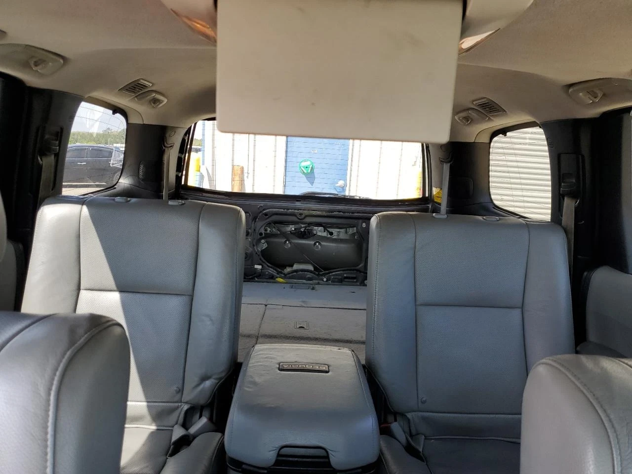 Toyota Sequoia  - изображение 9