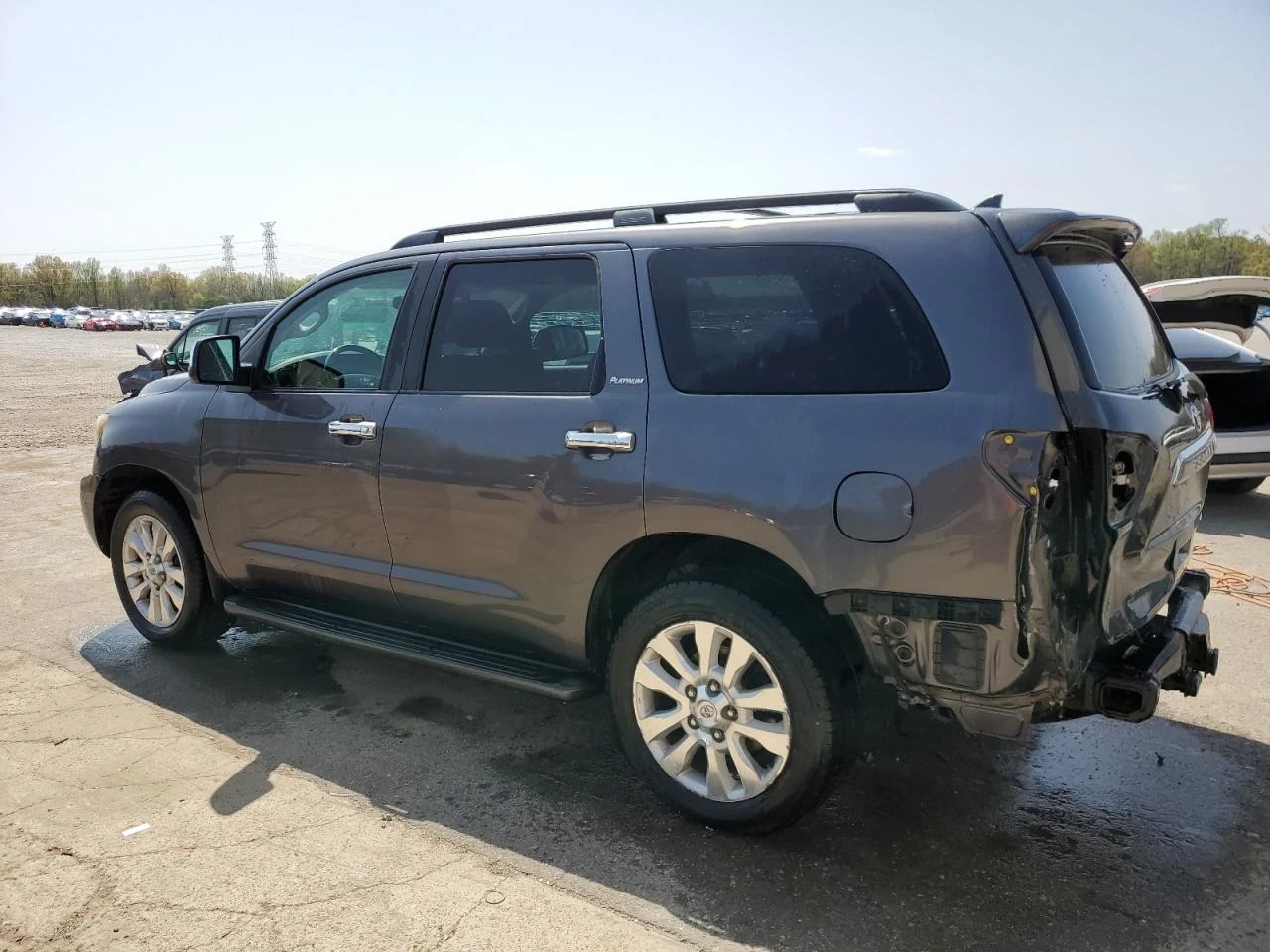 Toyota Sequoia  - изображение 4