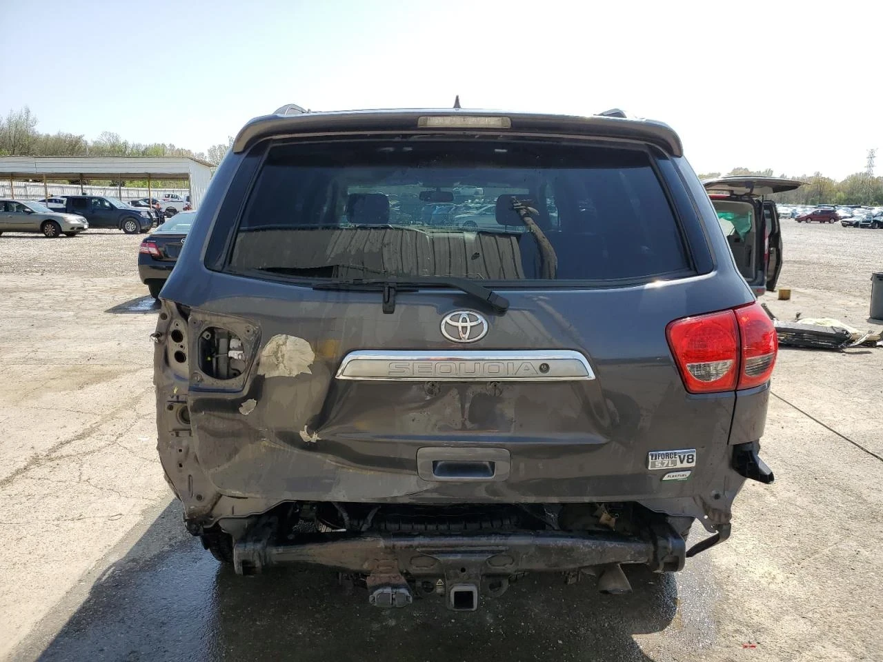 Toyota Sequoia  - изображение 6