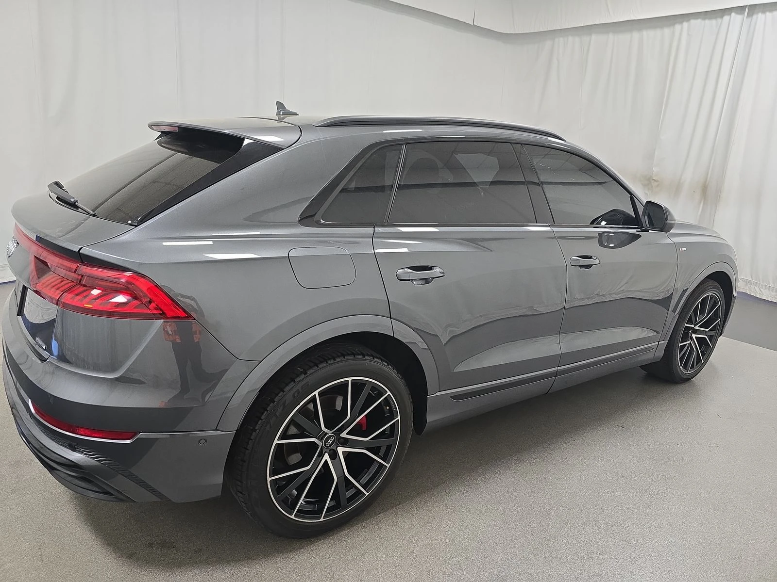 Audi Q8 PRESTIGE S-Line* Въздух* Масаж* 360* Matrix*  - изображение 5