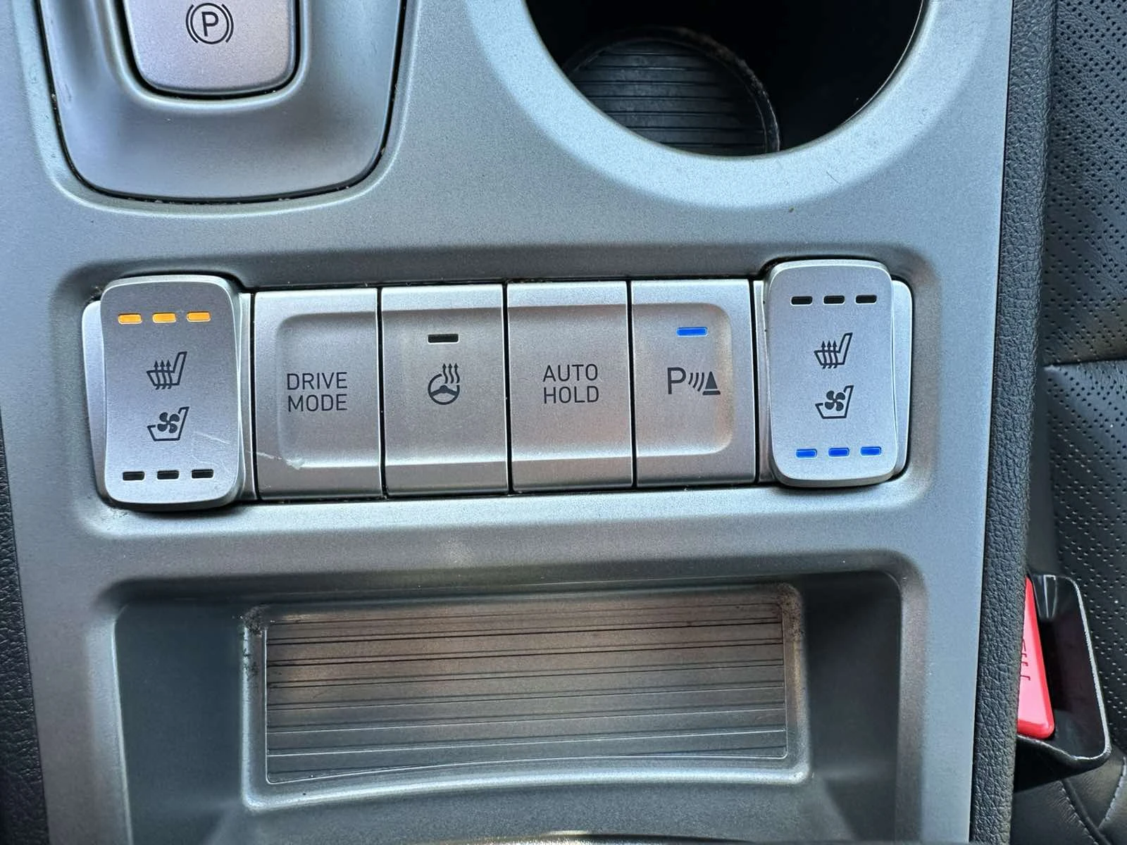 Hyundai Kona Premium Elektro 2WD/HUD/CAMERA/ | Mobile.bg — изображение 13