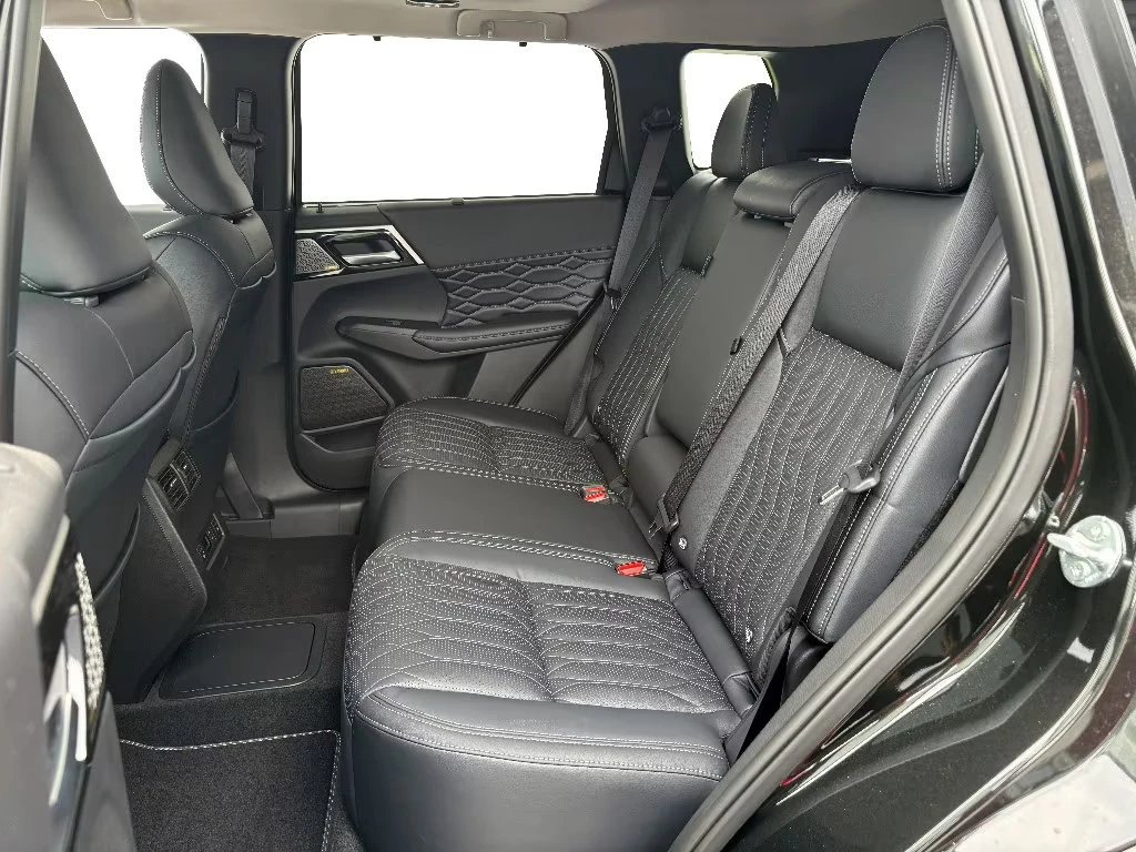 Mitsubishi Outlander 2.4PHEV/306HP/TOP/PANO/360/HUD/MEMO/YAMAHA/663g | Mobile.bg � ����������� 11