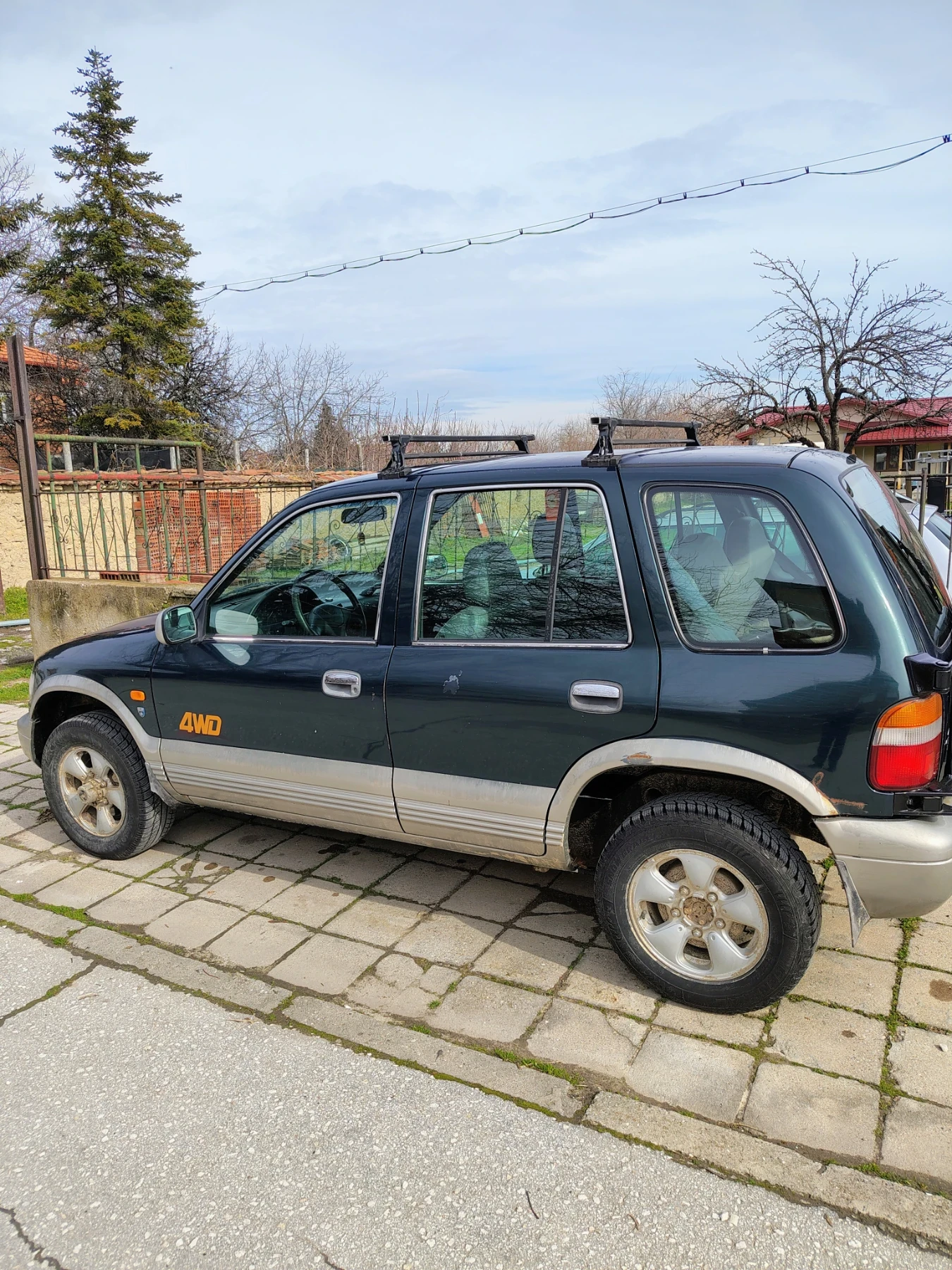 Kia Sportage 2.0l 128кс, снимка 3 - Автомобили и джипове - 53771451