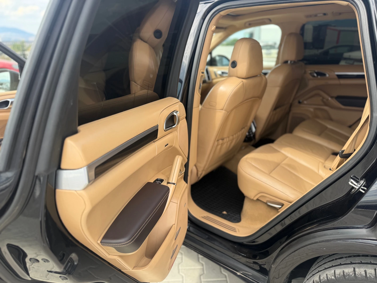 Porsche Cayenne 3.0TDI Собствен лизинг !!!, снимка 13 - Автомобили и джипове - 55228521