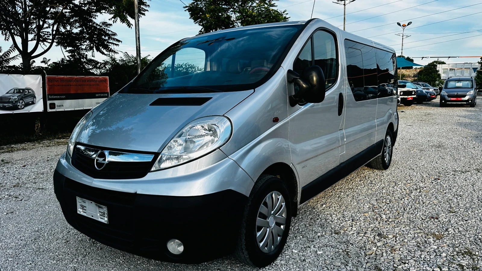 Opel Vivaro 2.0cdti-114k пътник 9 места Италия, снимка 3 - Бусове и автобуси - 54983193